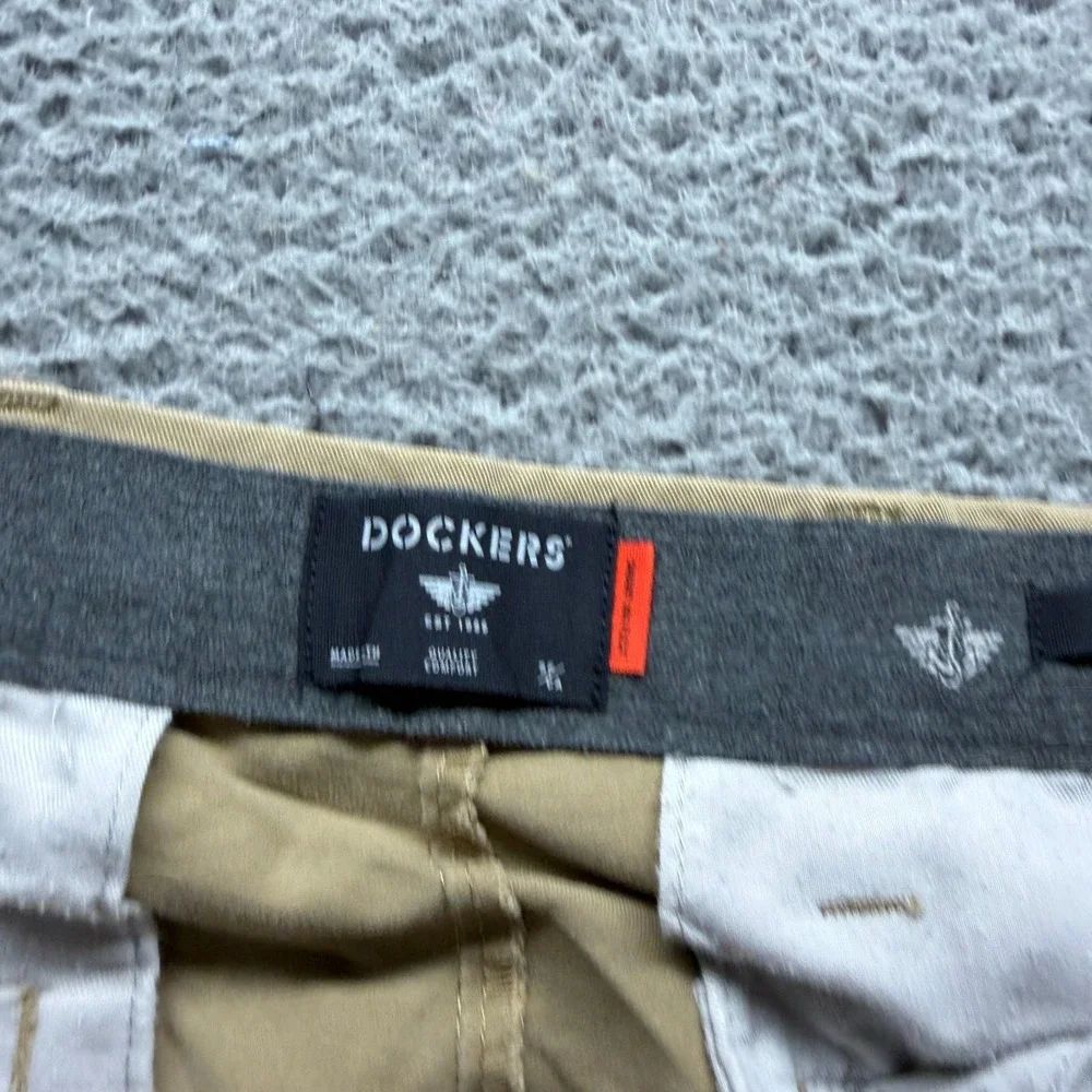 Dockers Smart 360 Flex Pant Mens 36x33 Beige Cotton Khakis Straight Classic Fit